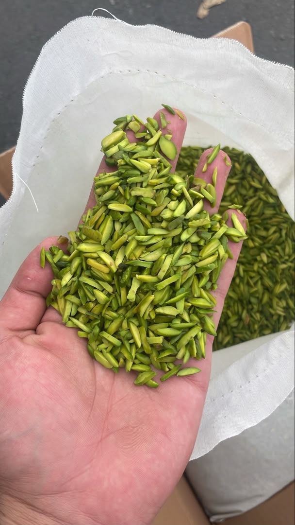 Pistachio slices - Image 2
